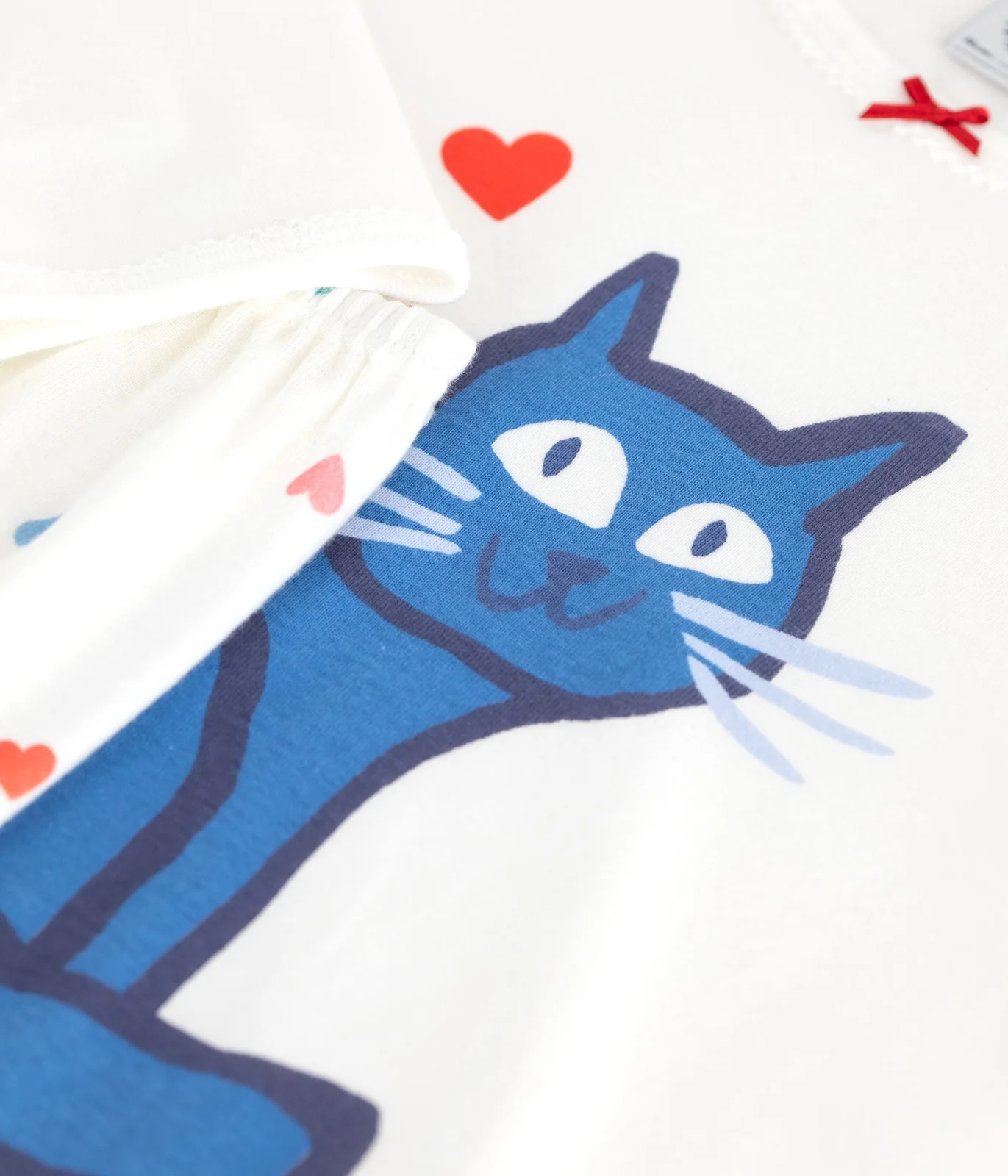 Children's cat design cotton pyjamas.
