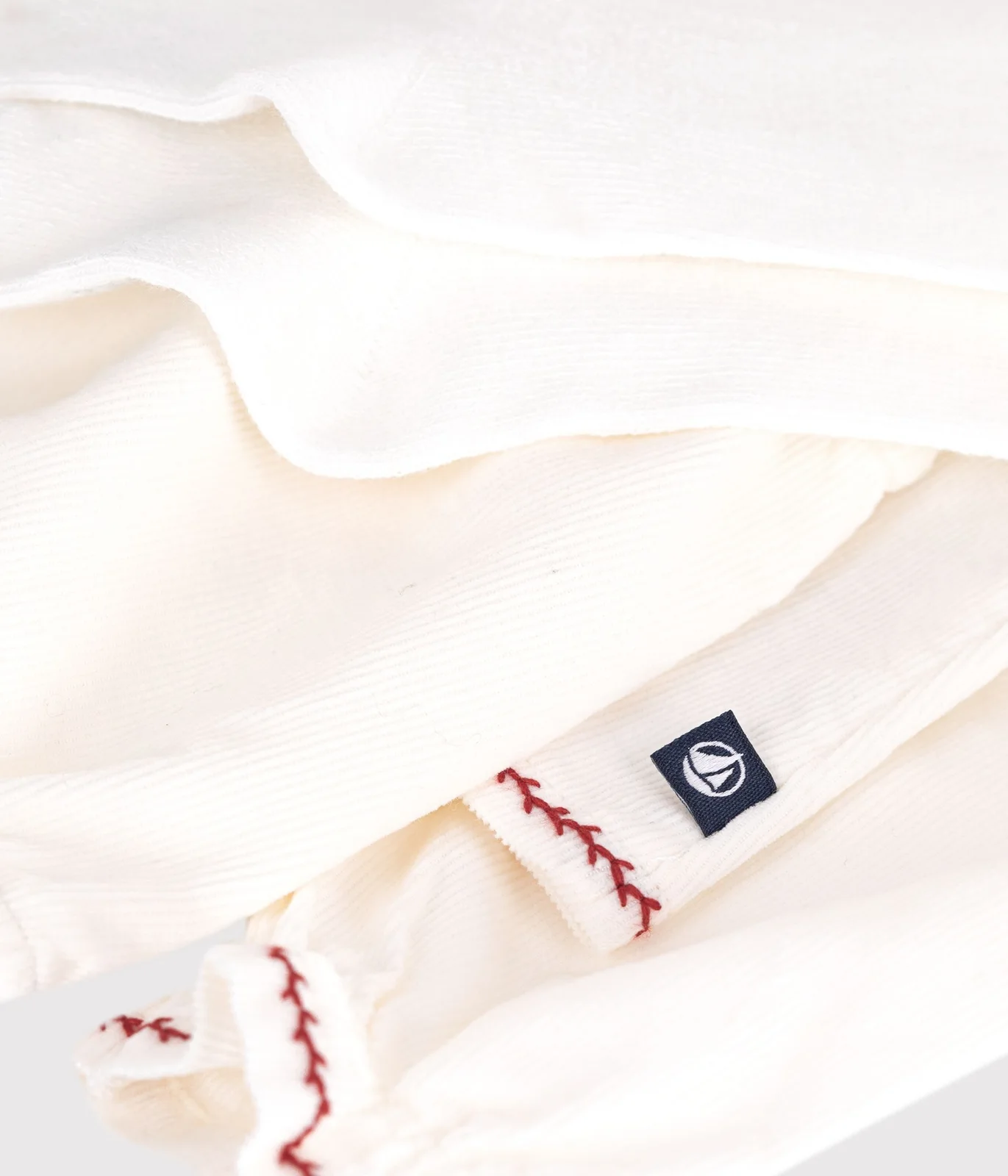 Babies' gift box with a blouse, bloomers and tights