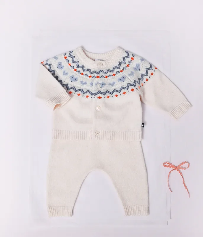 Jacquard knit outfit for babies