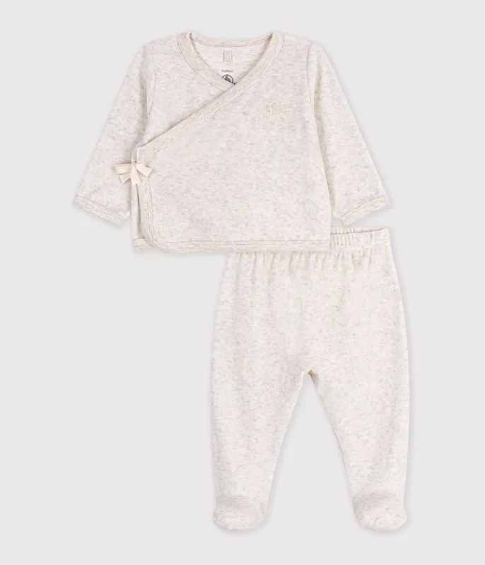 Babies' outfit in plain cotton with embroidery on the chest