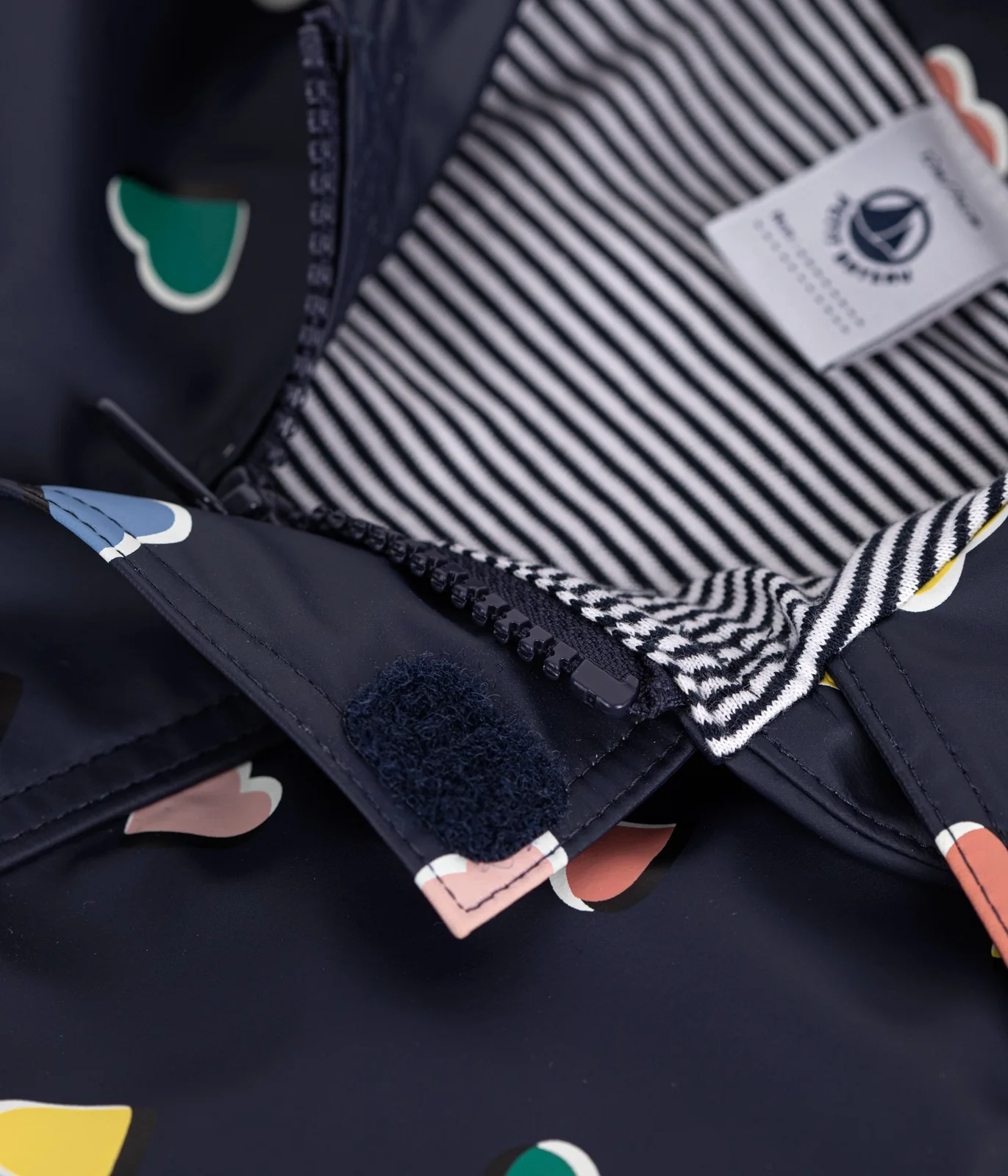 Babies' iconic heart print raincoat
