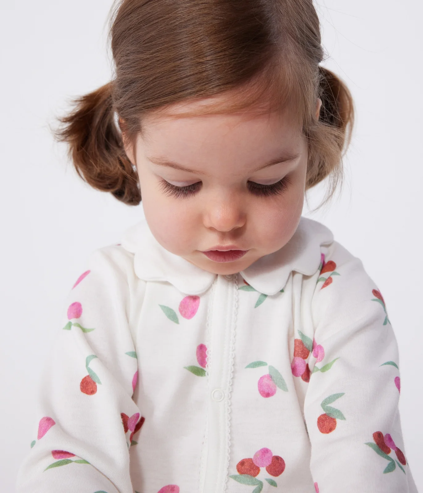 Babies' cotton pyjamas with a fruit pattern petal collar