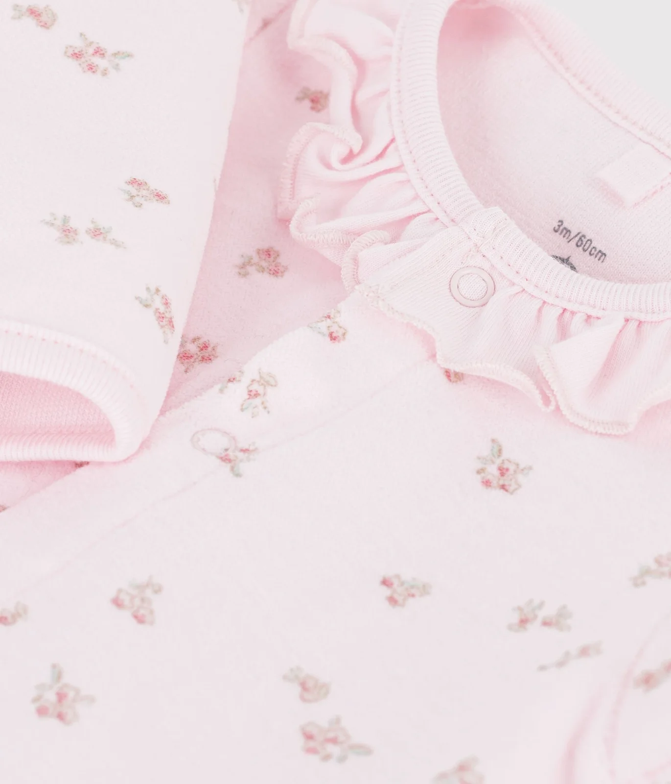 Babies' velour pyjama suit with a collar and floral print