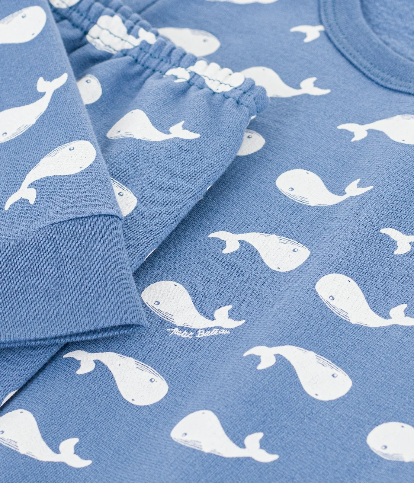 Children's pyjamas in fleece printed with whales