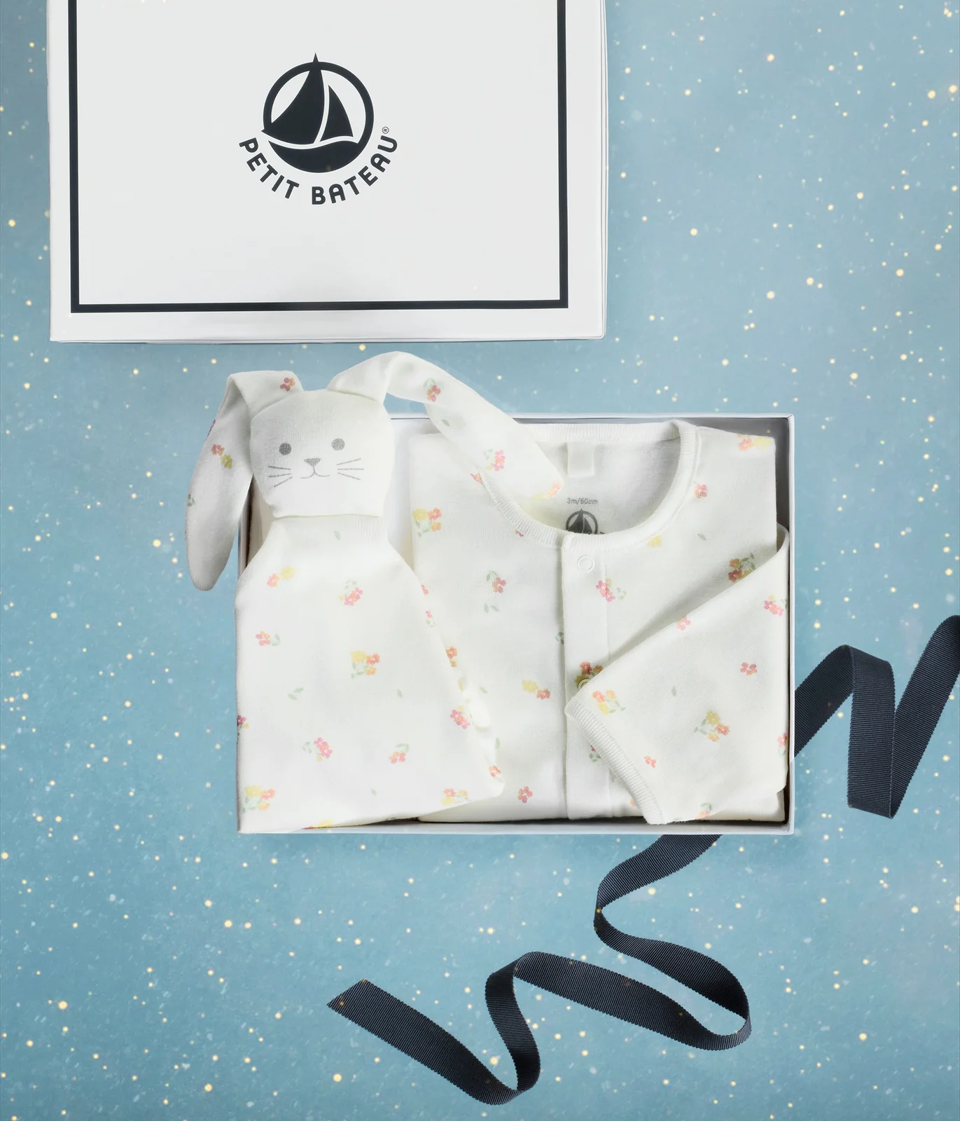 Newborn babies' floral-print cotton gift set
