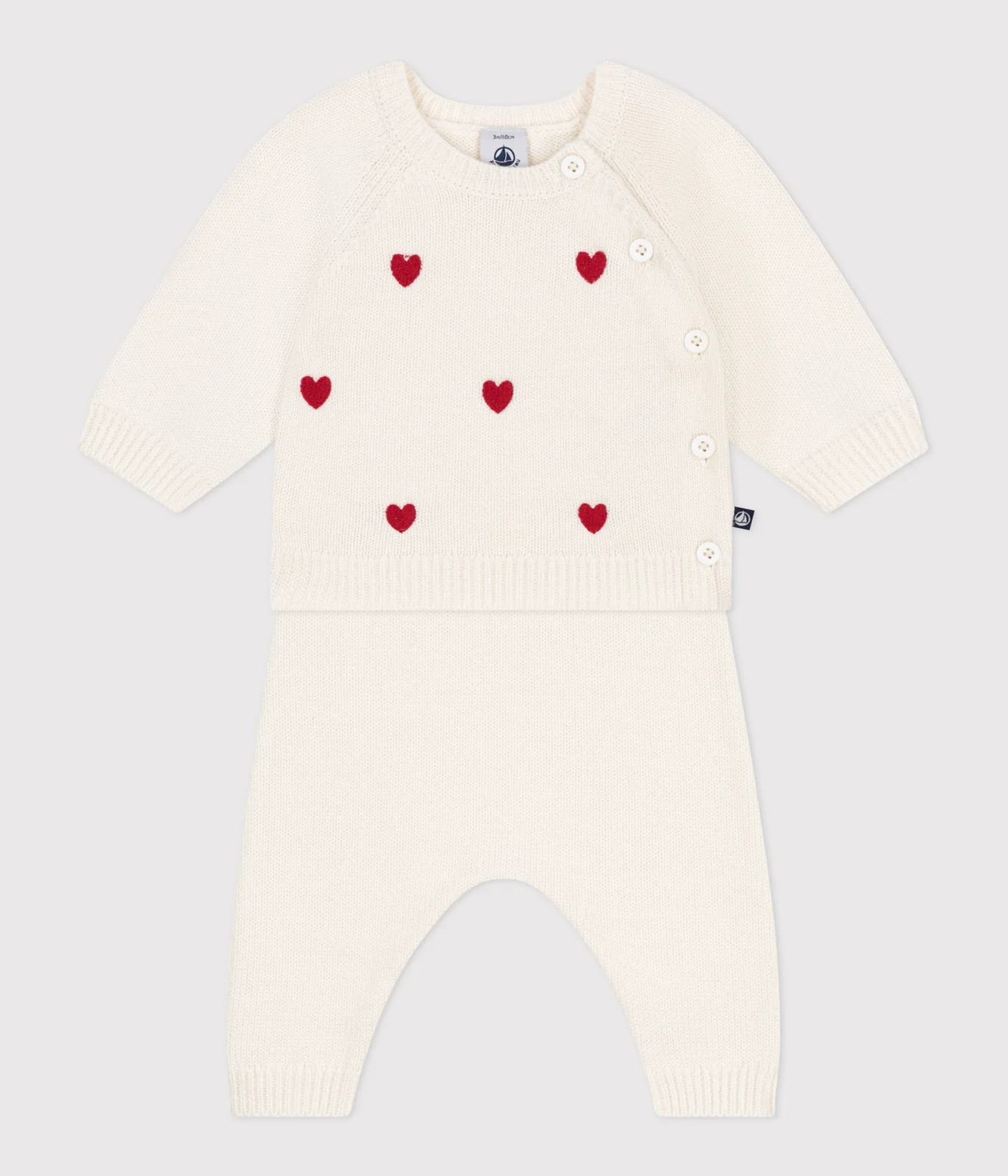 Babies' two-piece knitted outfit with embroidered hearts
