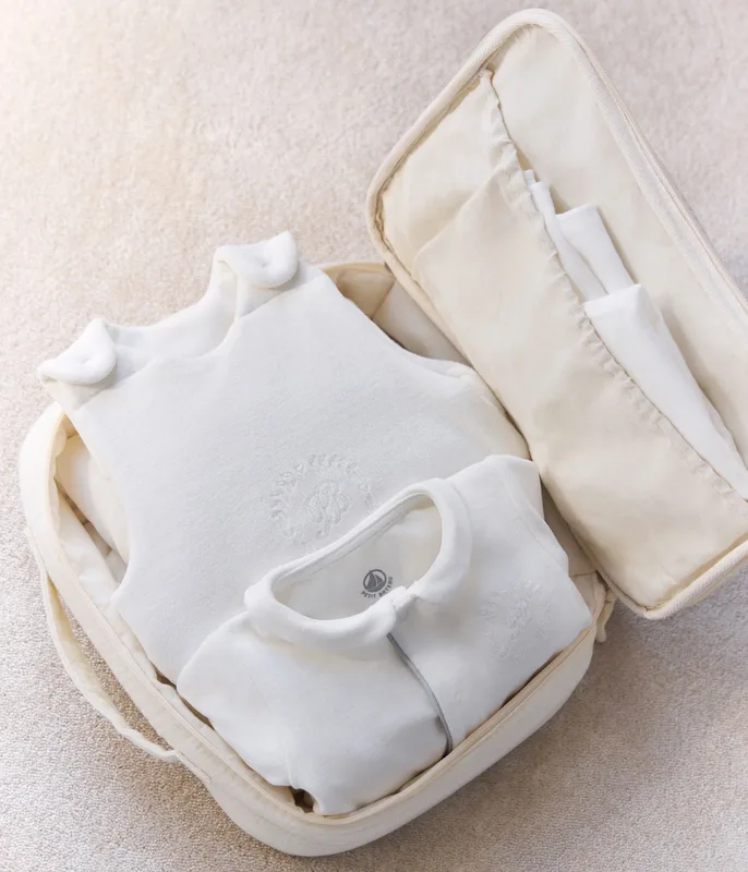 Newborn babies' suitcase in embroidered cotton gauze