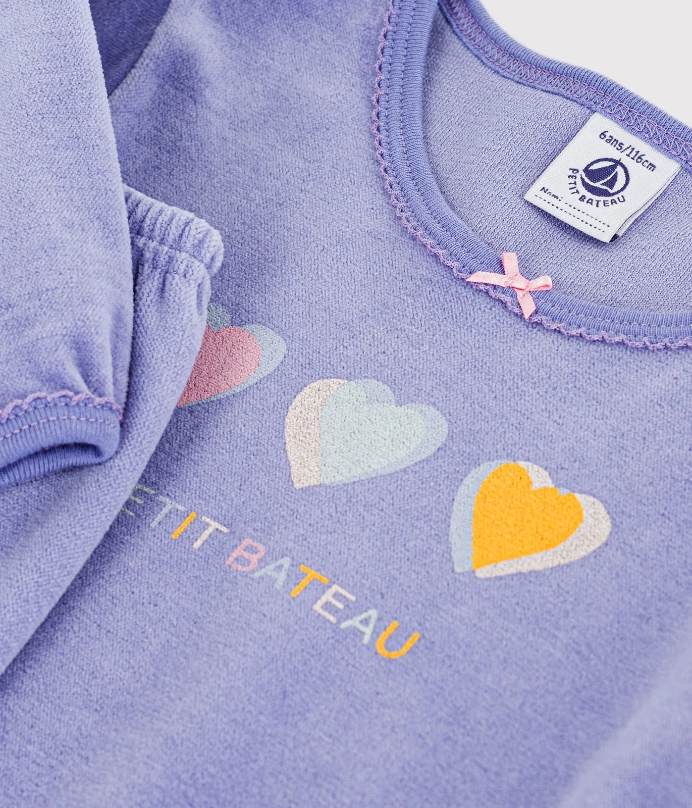 Children's velour pyjamas with a heart motif
