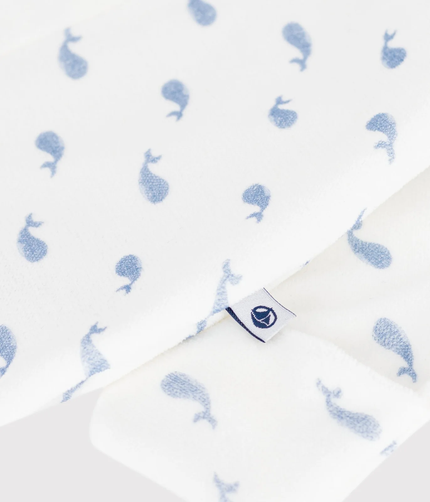 Babies' whale-print velour pyjama suit with a collar