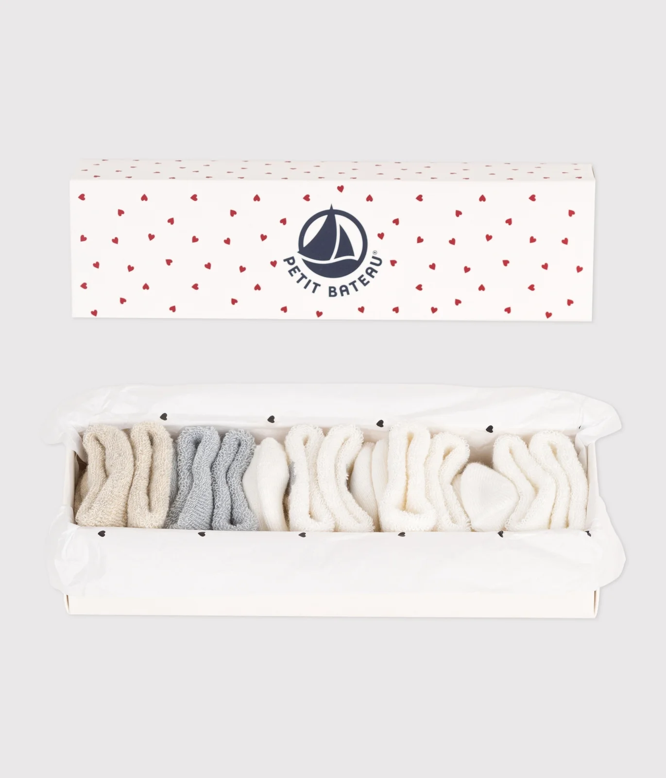 Pack of plain cotton socks for newborn babies