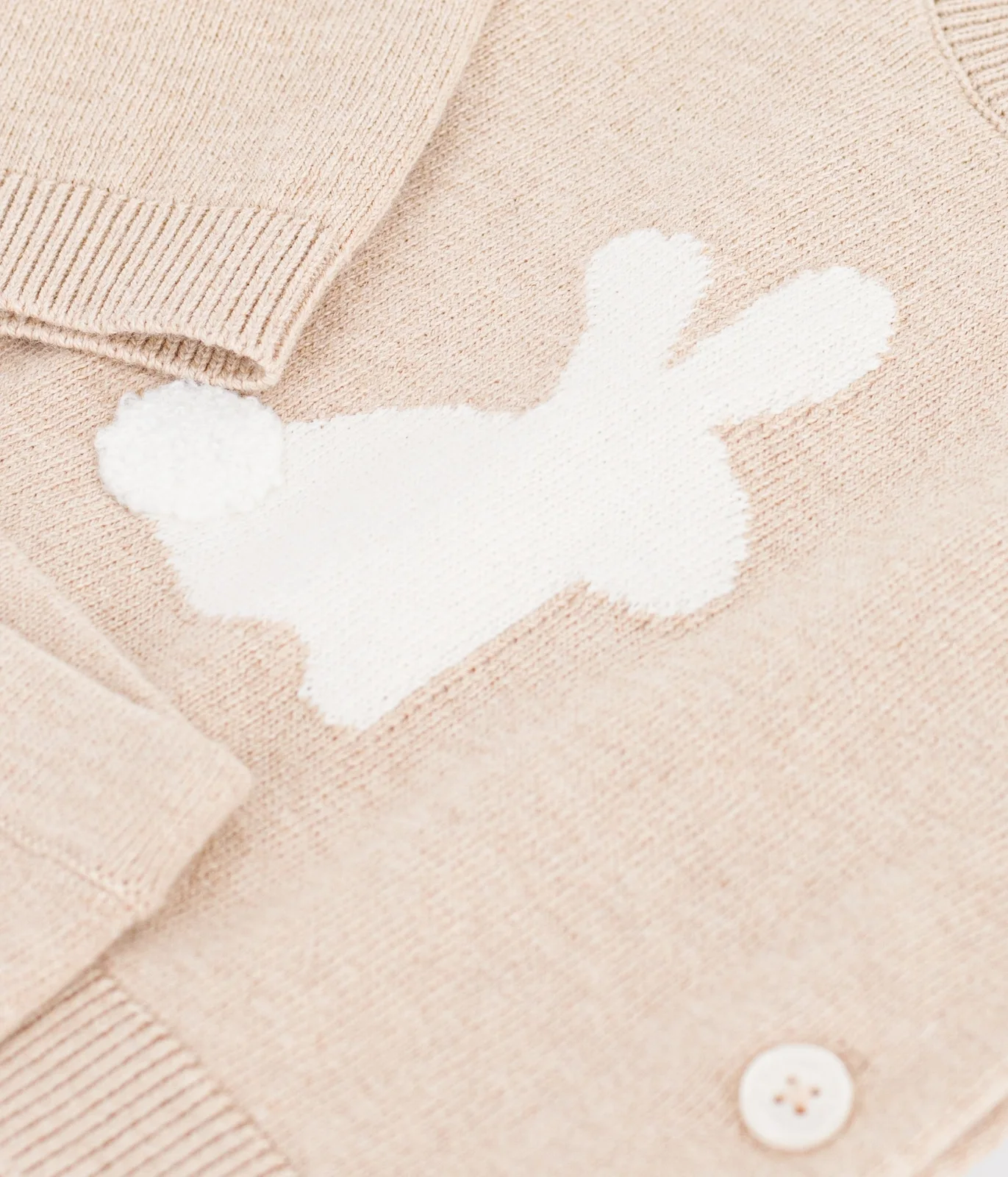 Patterned knitted set for babies