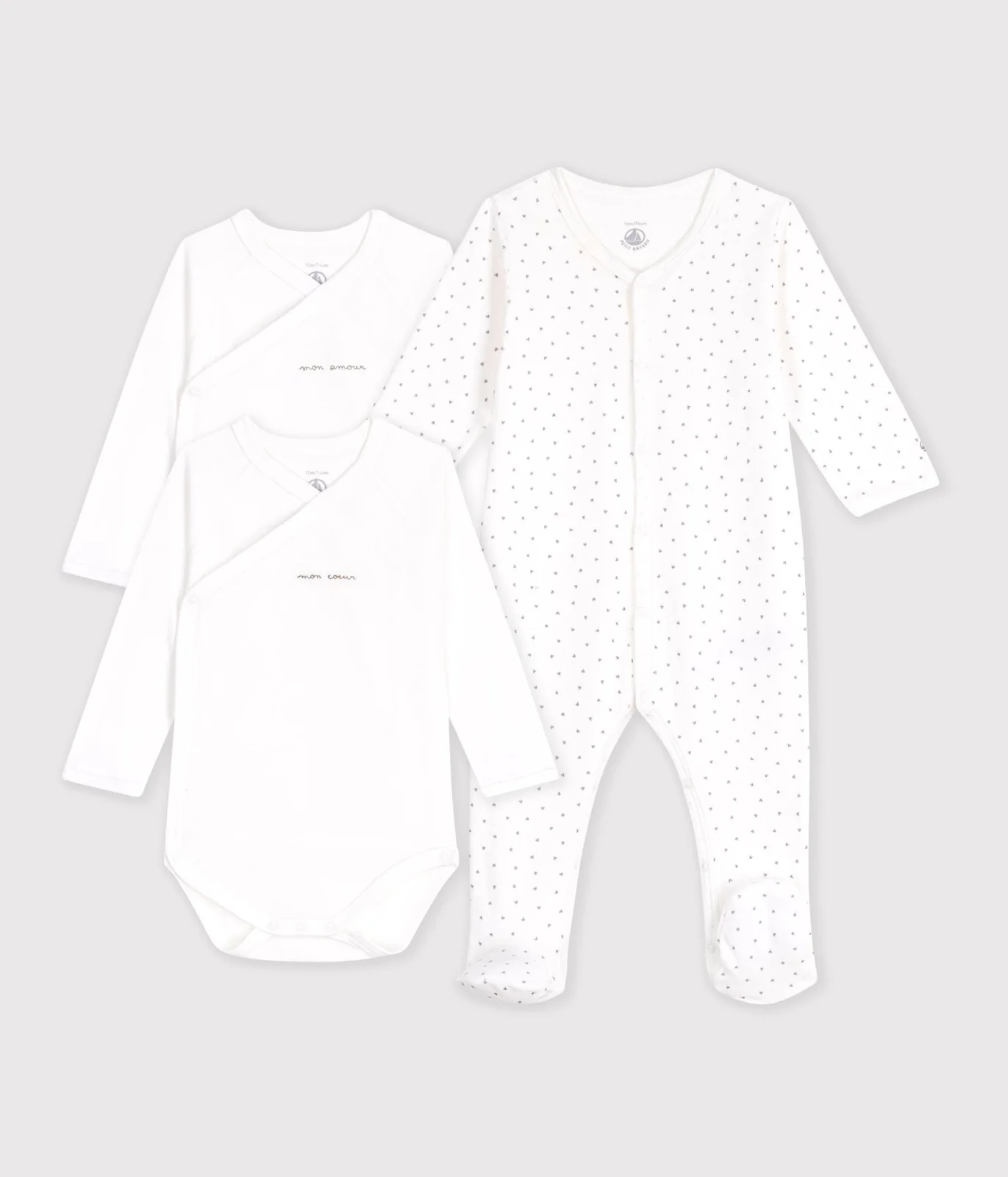 Newborn babies' gift box set in cotton printed with little hearts