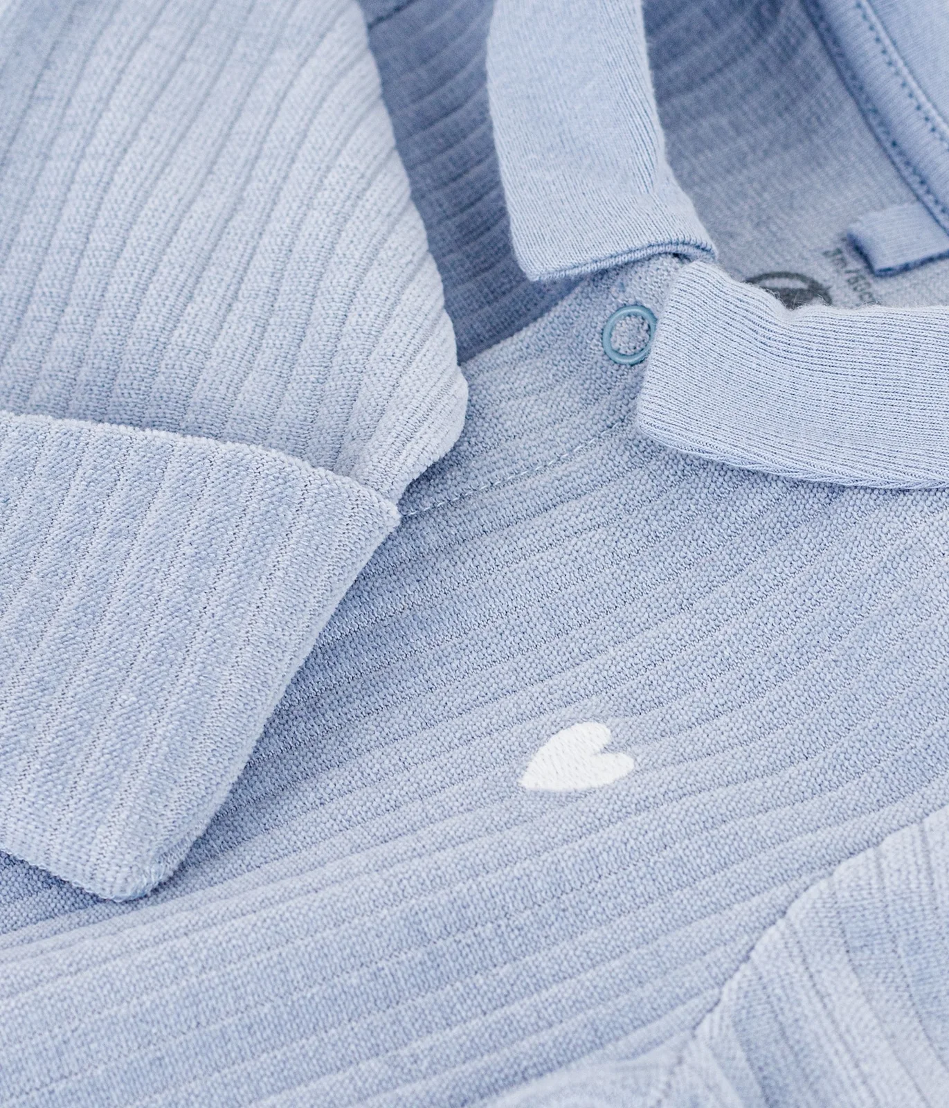 Babies' plain velour pyjama suit with a collar