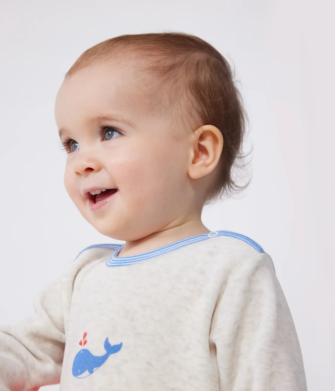 Babies' velour pyjama suit with a back opening
