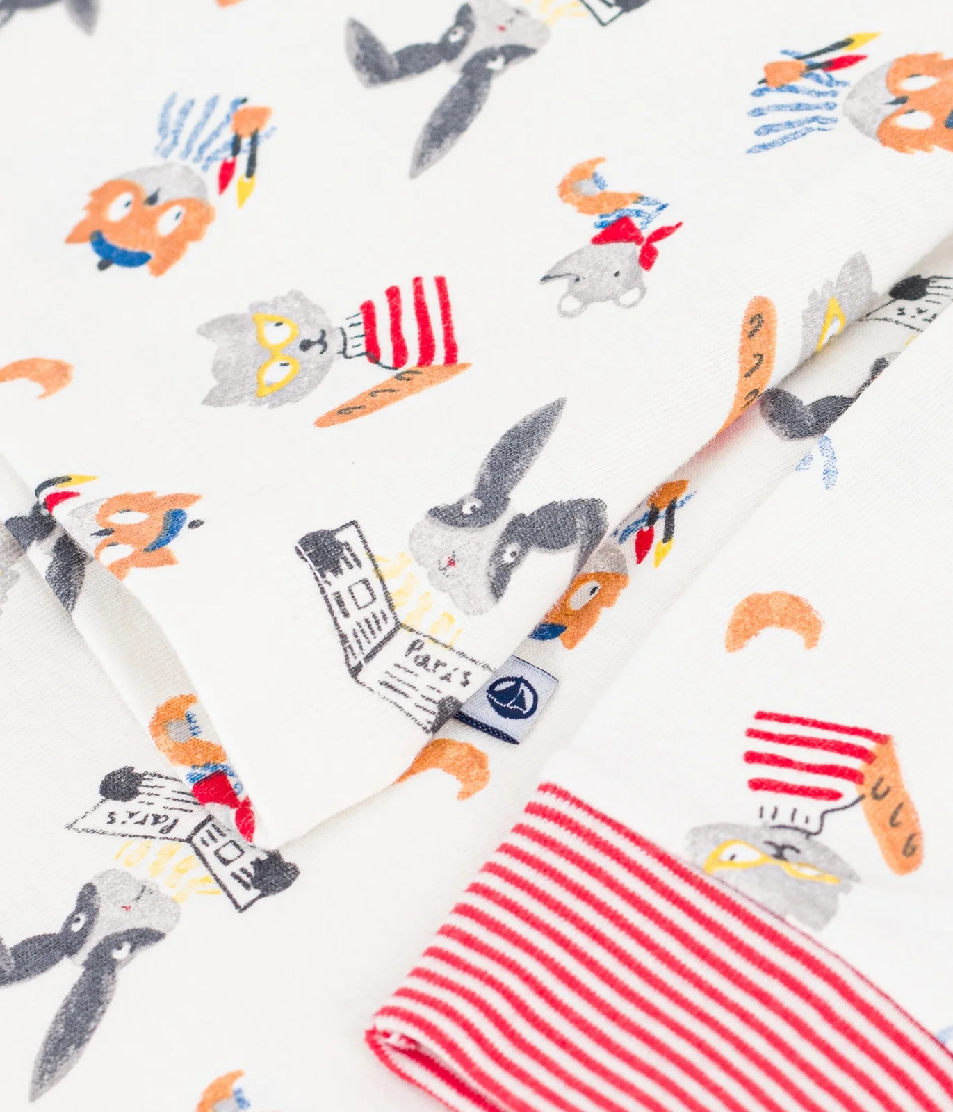 Children's pyjamas in cotton with an animal print