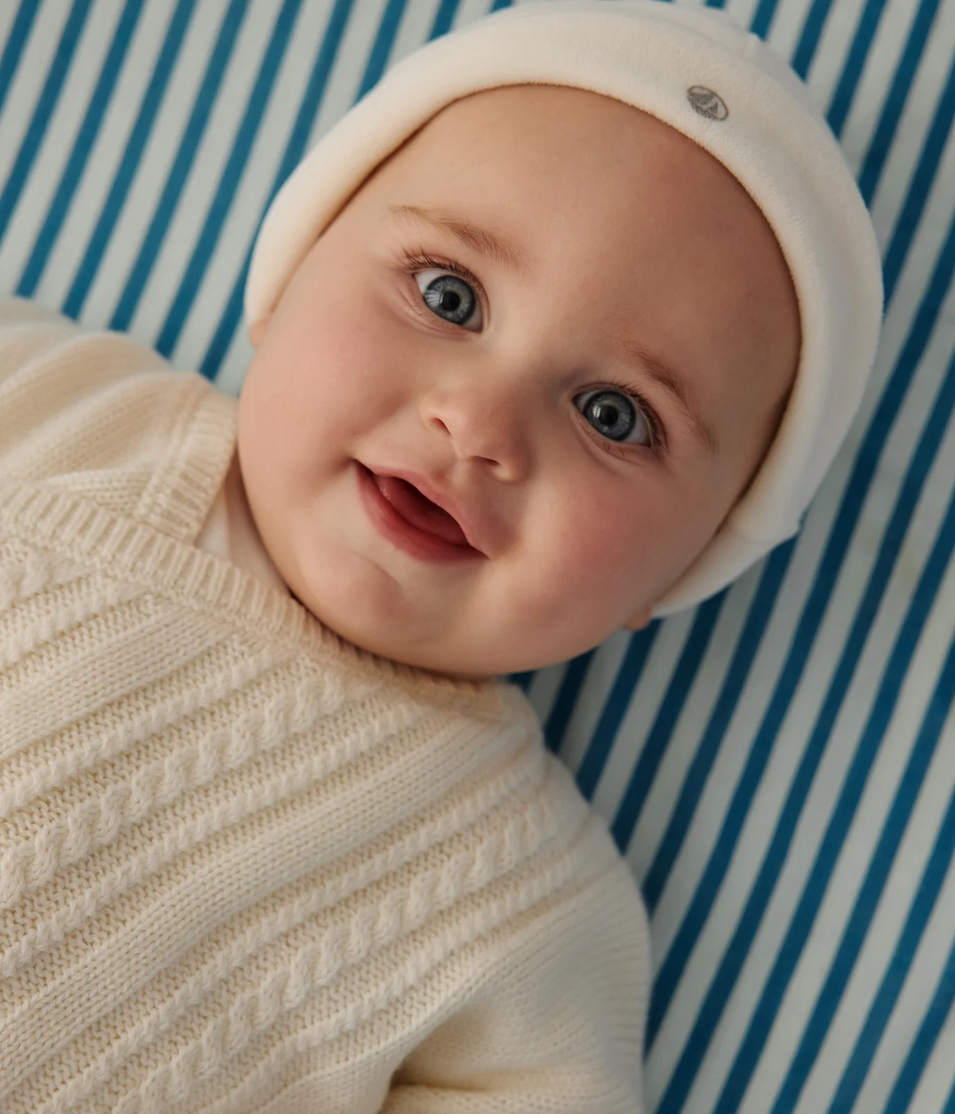 Newborn babies' terry velour bonnet