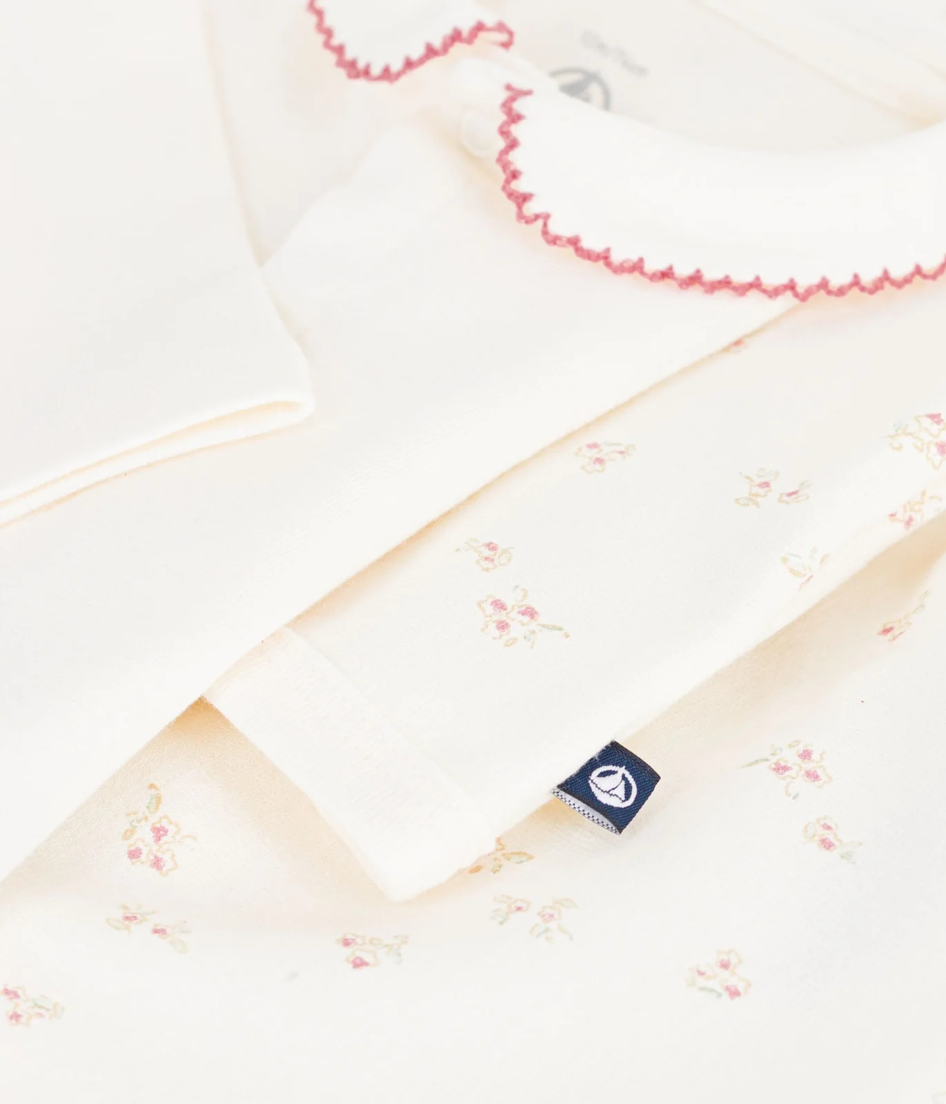 Babies' outfit in cotton with flowers printed on the collar