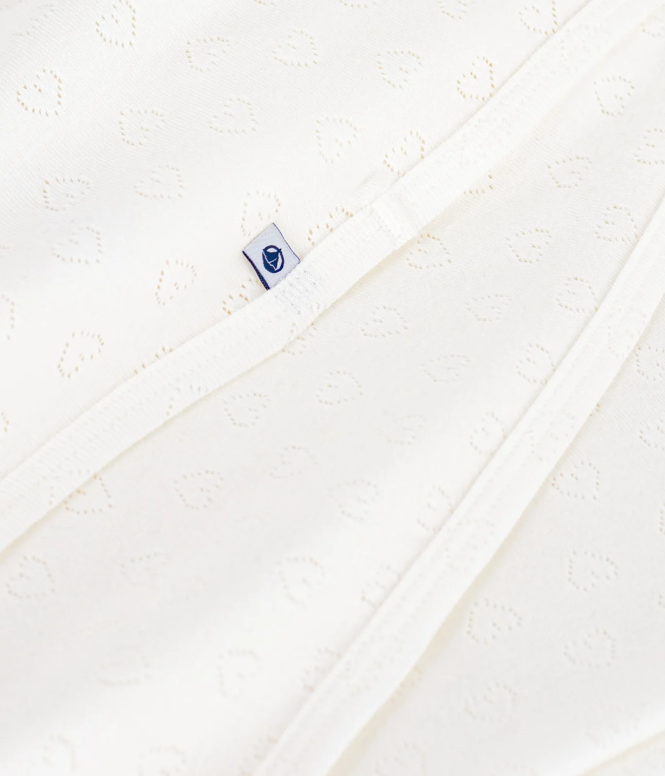 Lightweight baby blanket in openwork cotton, plain, heart