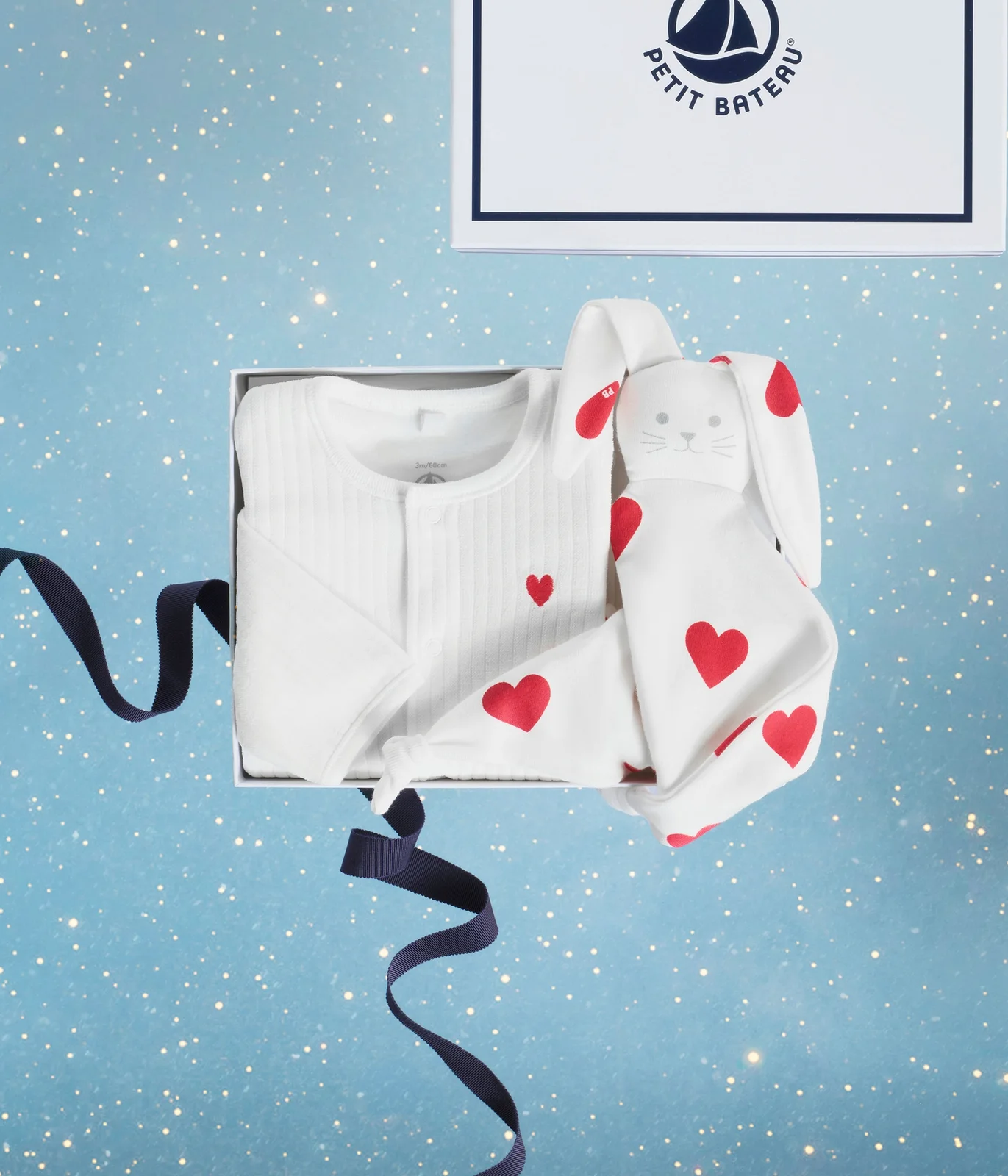 Newborn baby gift set in velvet