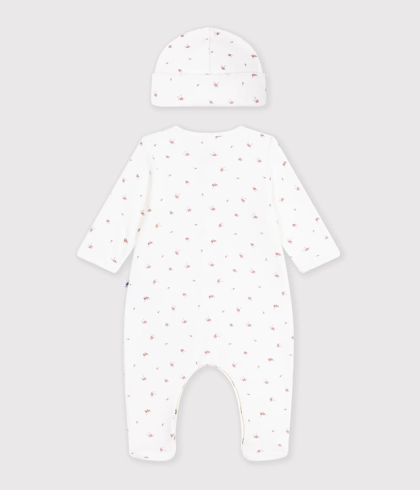 Newborn babies' printed cotton gift set