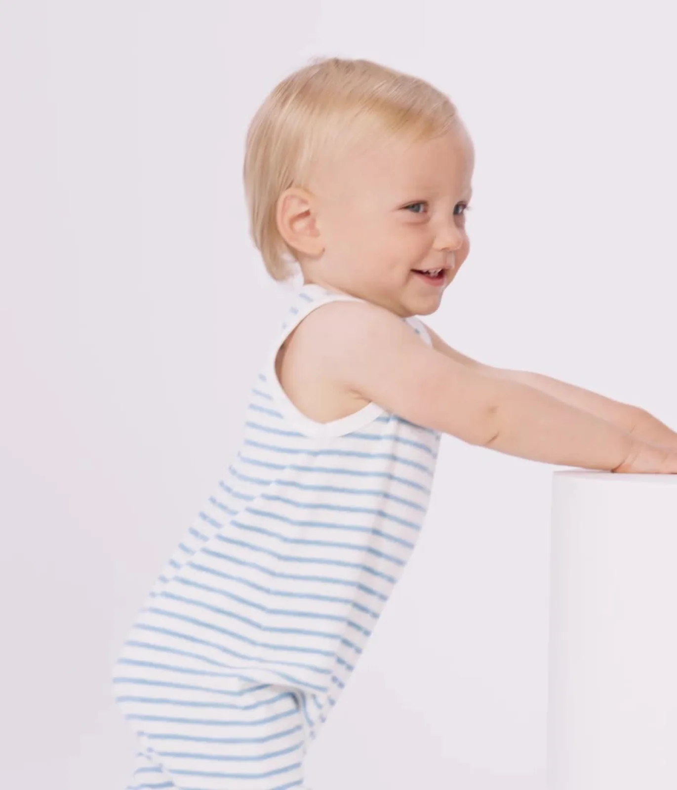 Babies' sleeveless short jumpsuit in stripy cotton terry towelling – Video e produktit